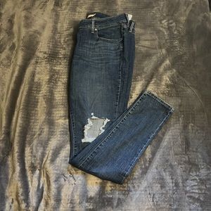 Women’s Dark Wash Levi Jeans